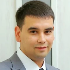 Рустам Султанов