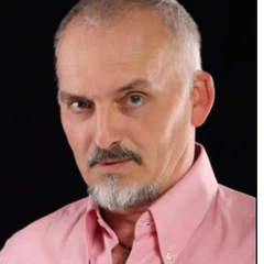 Данияр Гуляшов