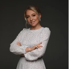 Юлия Манахова