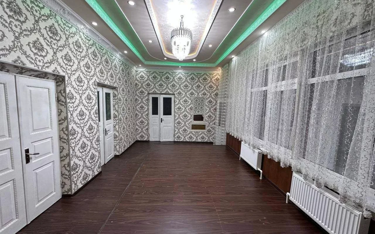 Voyaga etgan ayollar anal porno video Sport sutyenidagi katta kokrak surati