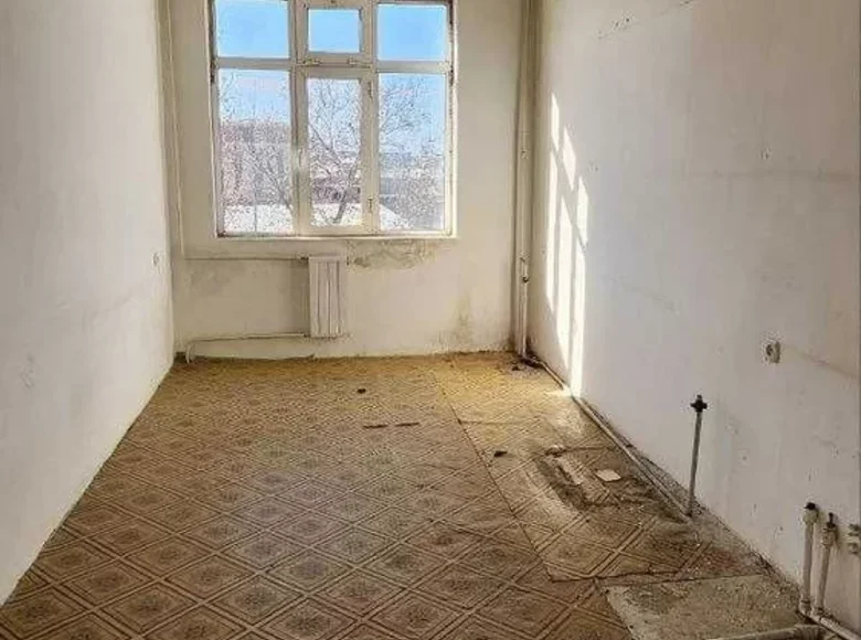 Kvartira 3 xonalar 102 m² Samarqandda