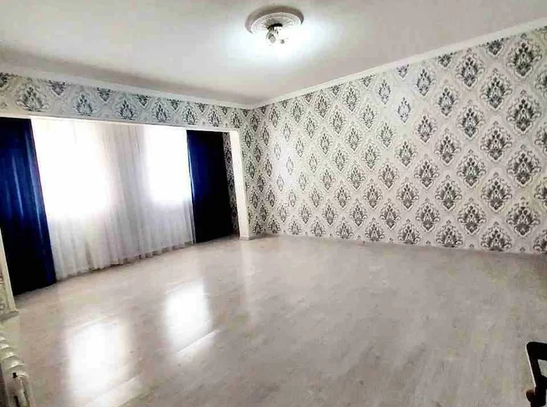 Kvartira 3 xonalar 72 m² Toshkentda