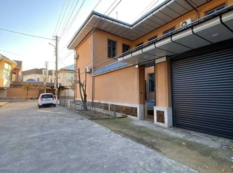 Uy 11 xonalar 3 m² Toshkentda, Oʻzbekiston