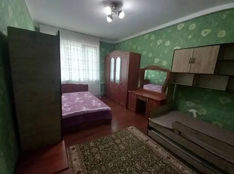 Kvartira 3 xonalar 65 m² Toshkentda