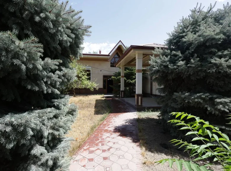 Аренда дома 7 сот 350 кв.м. 12 ком офис и жилье 