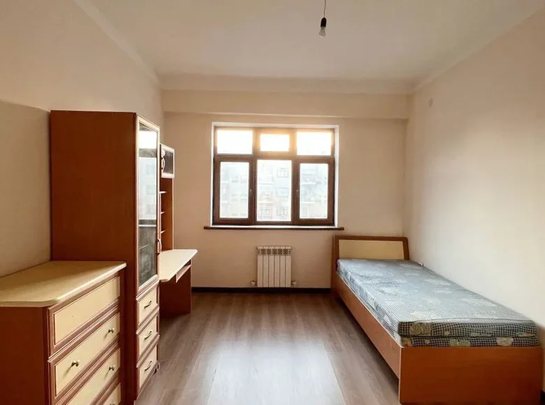 Kvartira 4 xonalar 110 m² Toshkentda