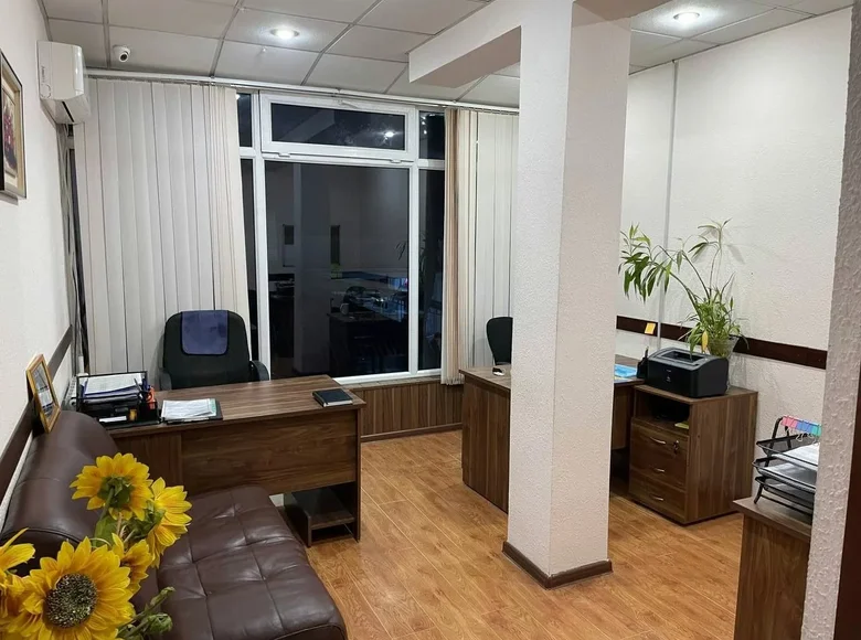 Tijorat 230 m² Toshkent