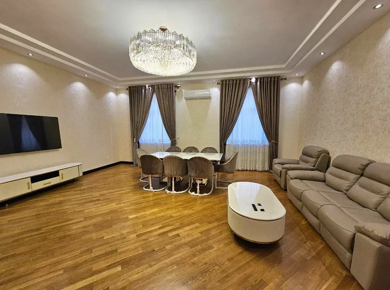 Kvartira 4 xonalar 215 m² Toshkentda