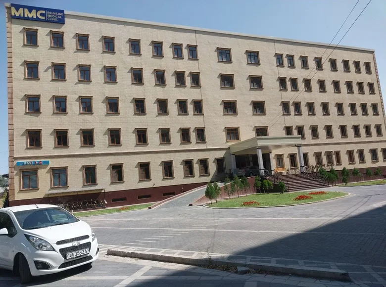 Продаётся здание медицинского центра в Яккасарайском районе
