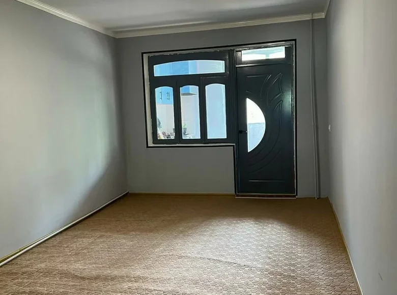 Kvartira 2 xonalar 65 m² Farg'onada