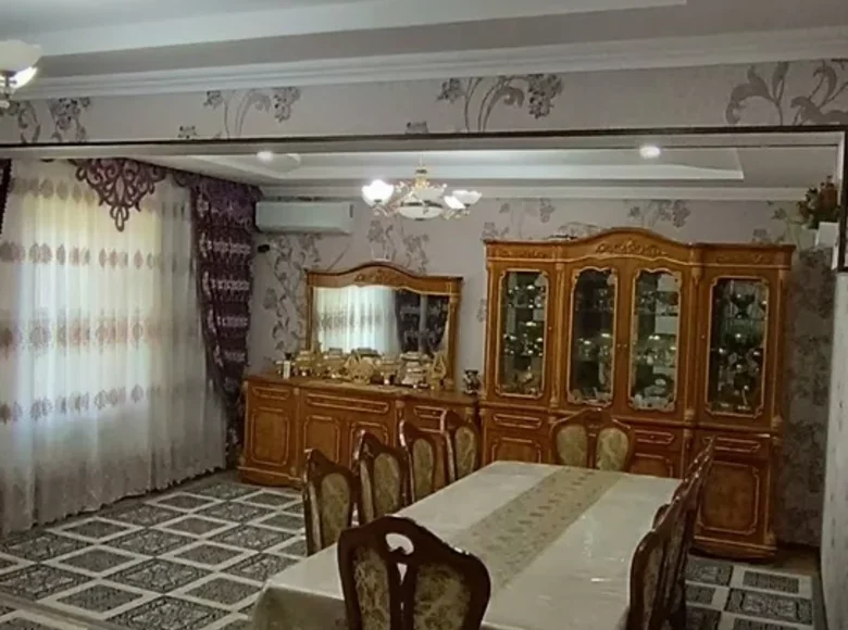 Kvartira 4 xonalar 136 m² Toshkentda