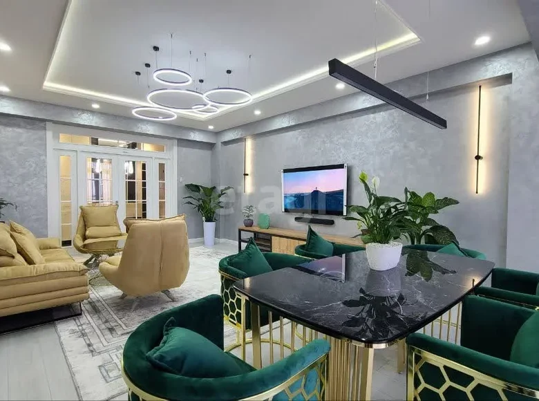 Kvartira 3 xonalar 103 m² Samarqandda