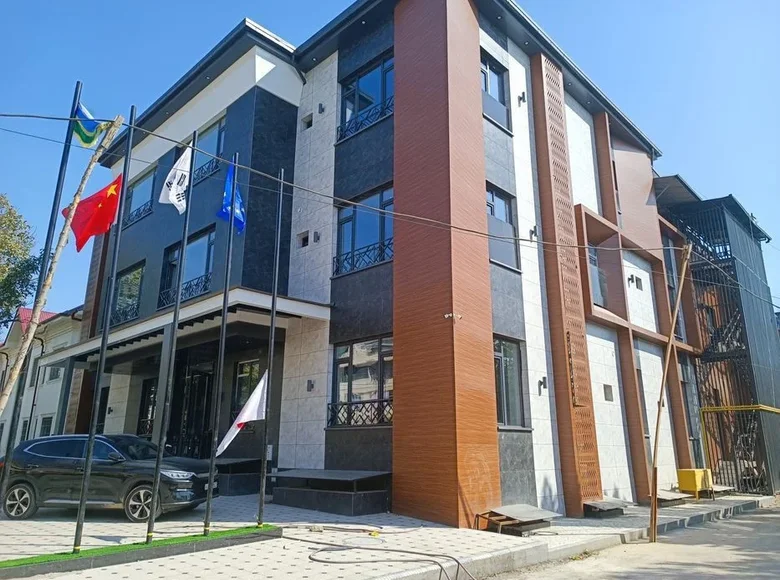 Коммерческое помещение 2 100 м² в Ташкенте, Узбекистан