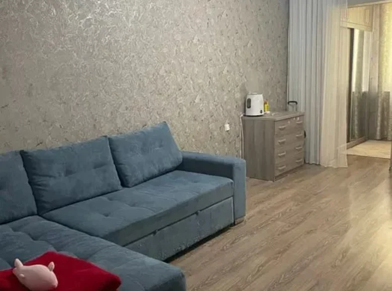 Kvartira 1 xona 45 m² Toshkentda