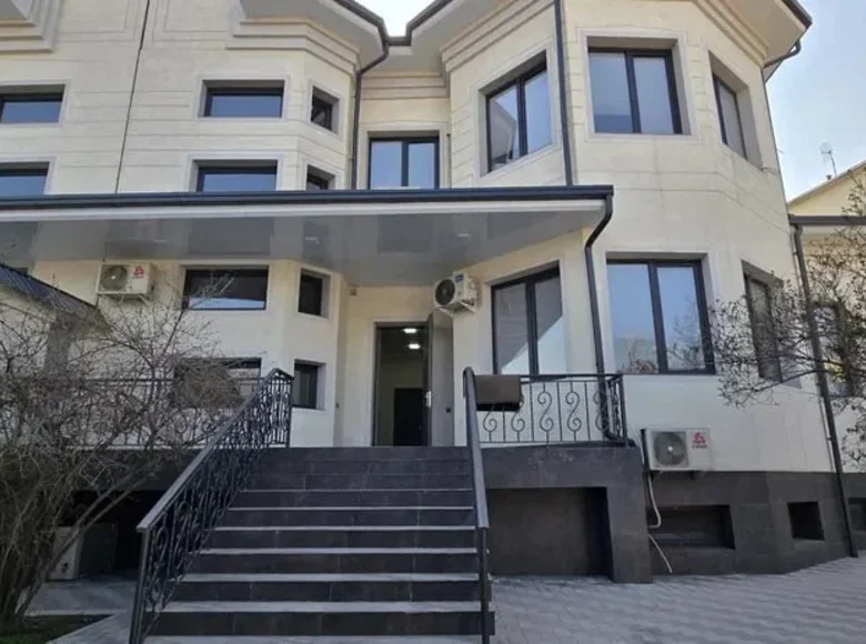 Дом 6 комнат 500 м² в Ташкенте, Узбекистан