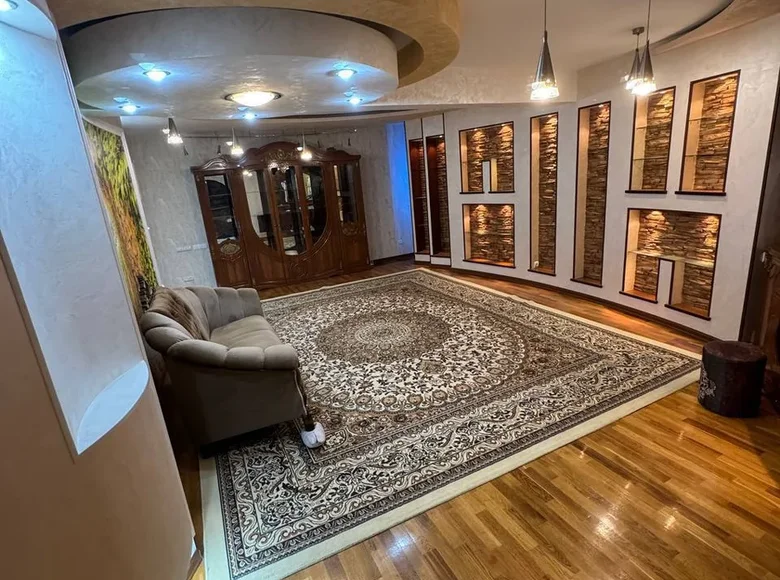 Kvartira 3 xonalar 125 m² Toshkentda