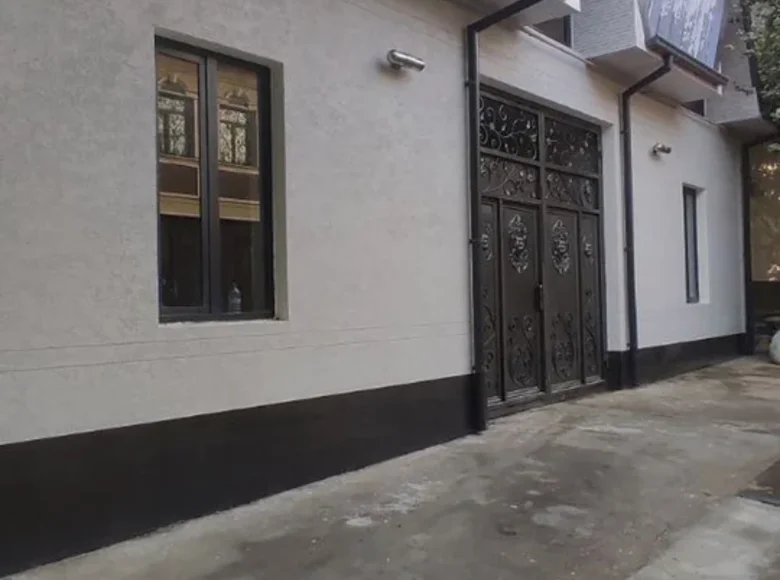 Uy 13 xonalar 450 m² Toshkentda, Oʻzbekiston
