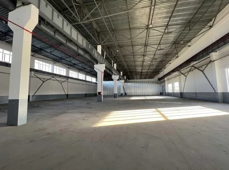 Tijorat 4 300 m² in Kuhna Kumaryk, Oʻzbekiston