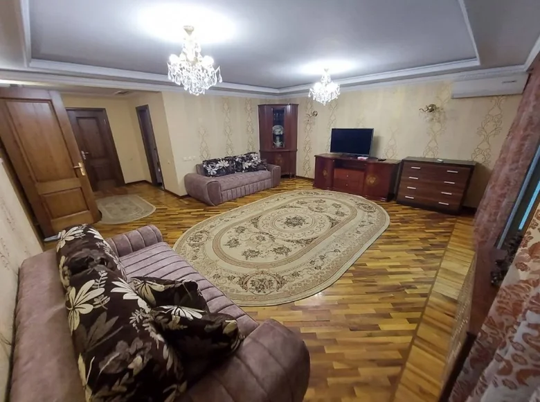 Kvartira 3 xonalar 86 m² Toshkentda