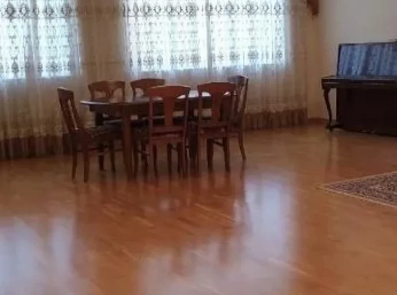 Kvartira 3 xonalar 214 m² Toshkentda