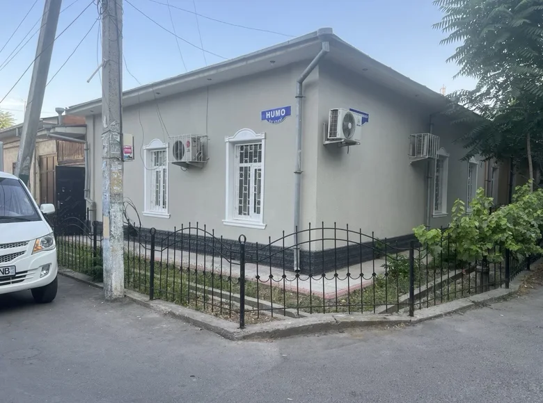Uy 5 xonalar 300 m² Toshkentda, Oʻzbekiston