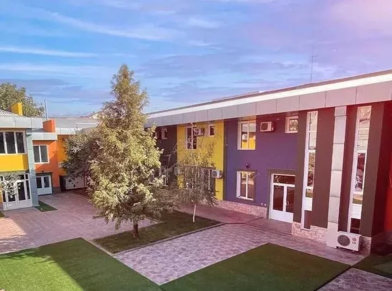 Коммерческое помещение 1 872 м² в Ташкенте, Узбекистан