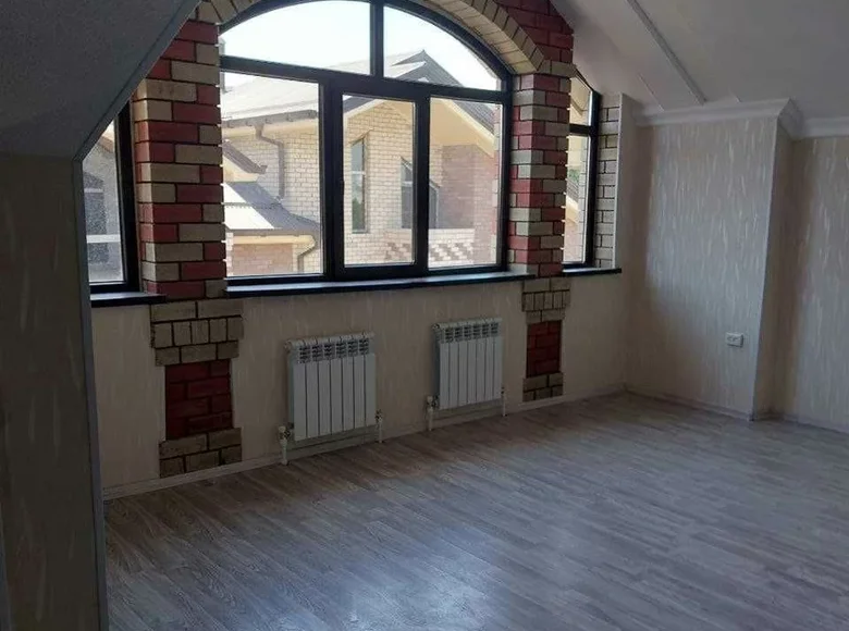 Uy 7 xonalar 350 m² Samarqandda