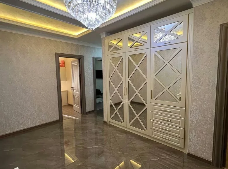 Kvartira 3 xonalar 105 m² in Shaykhontohur Tumani