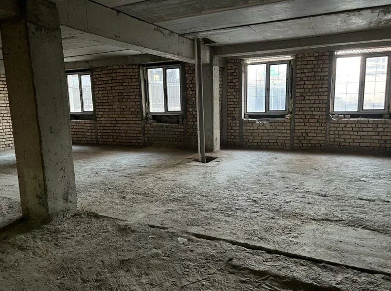 Ko'p darajali kvartiralar 6 xonalar 217 m² Toshkentda