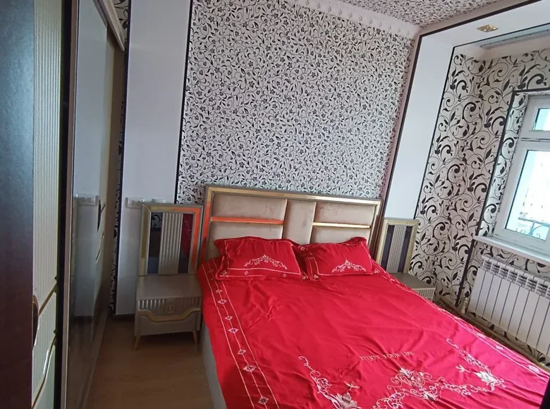 O‘zgarish metro yonida qizlaga kv