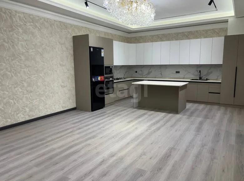 Kvartira 82 m² Toshkentda