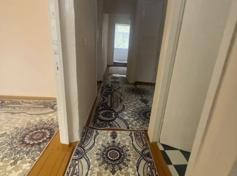 Kvartira 12 xonalar 12 m² Toshkentda