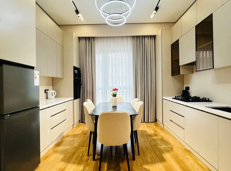 Kvartira 2 xonalar 80 m² Toshkentda