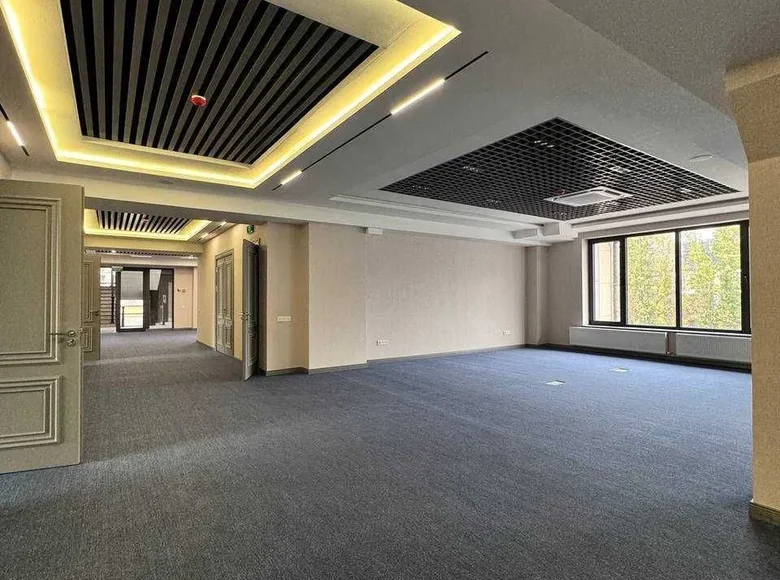 Коммерческое помещение 3 000 м² в Ташкенте, Узбекистан