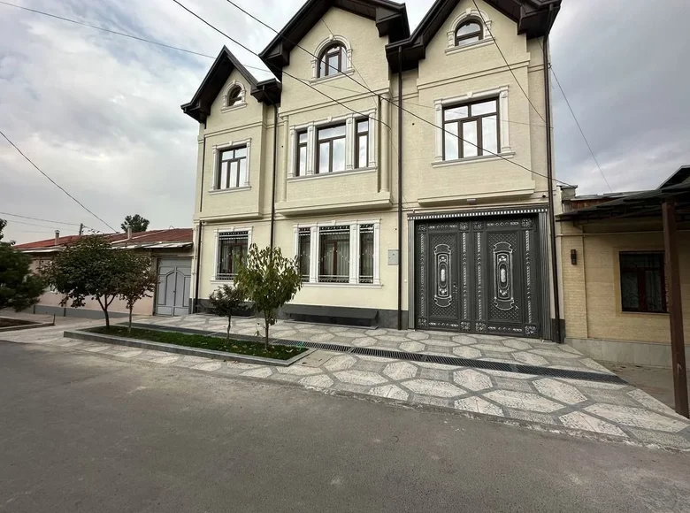 Uy 7 xonalar 460 m² Toshkentda