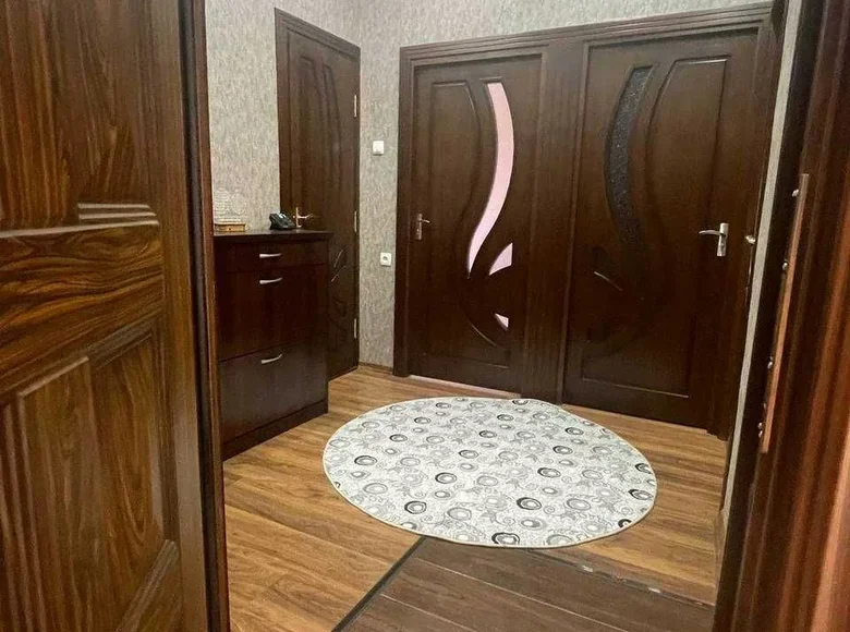 Kvartira 4 xonalar 80 m² Toshkentda