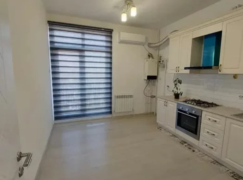 Kvartira 1 xona 38 m² Toshkentda