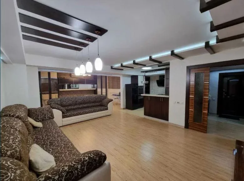 Kvartira 4 xonalar 120 m² Toshkentda