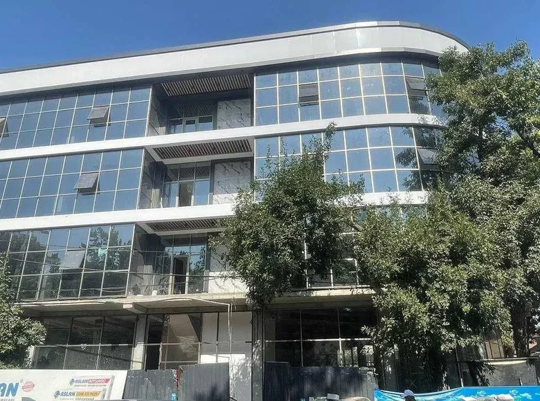 Коммерческое помещение 2 500 м² в Ташкенте, Узбекистан