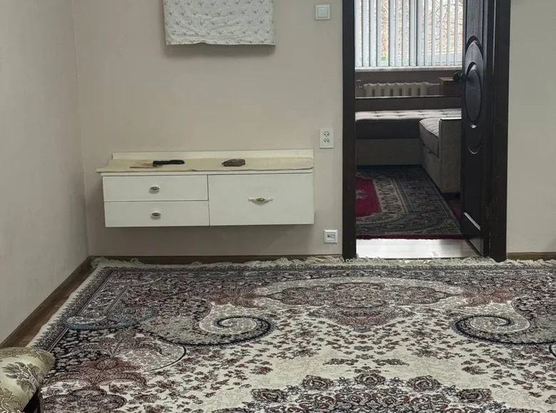 Чистая квартира. Есть всё для комфортного проживания мебель, бытовая техника, интернет. 