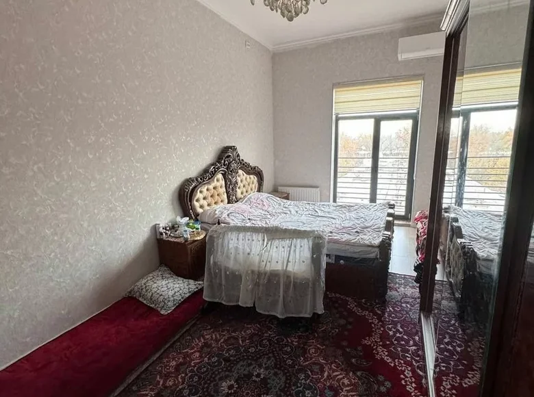 Kvartira 1 xona 43 m² Toshkentda