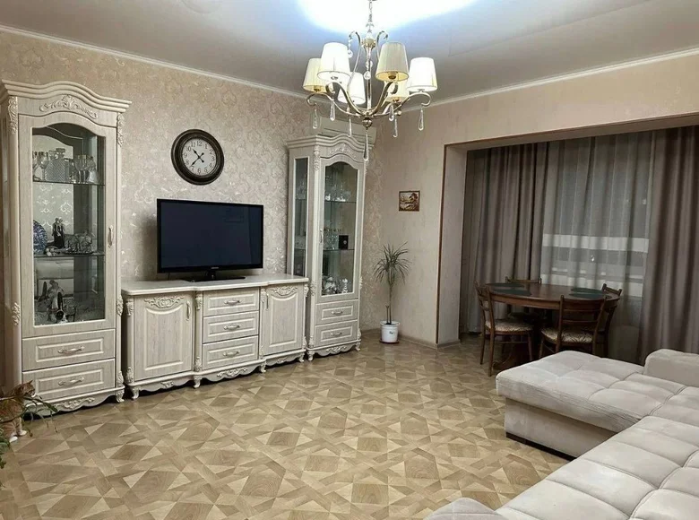 Kvartira 3 xonalar 70 m² Toshkentda