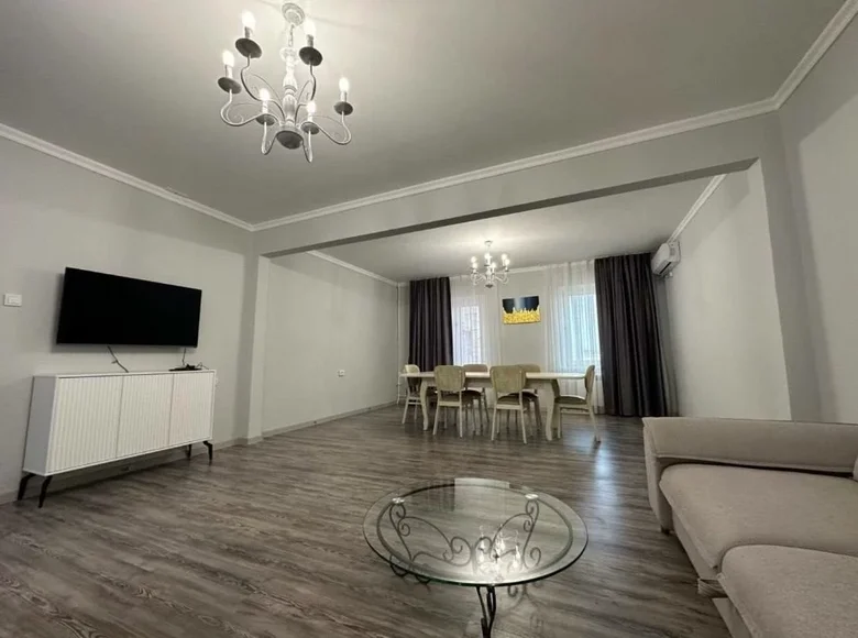 Kvartira 3 xonalar 125 m² Toshkentda