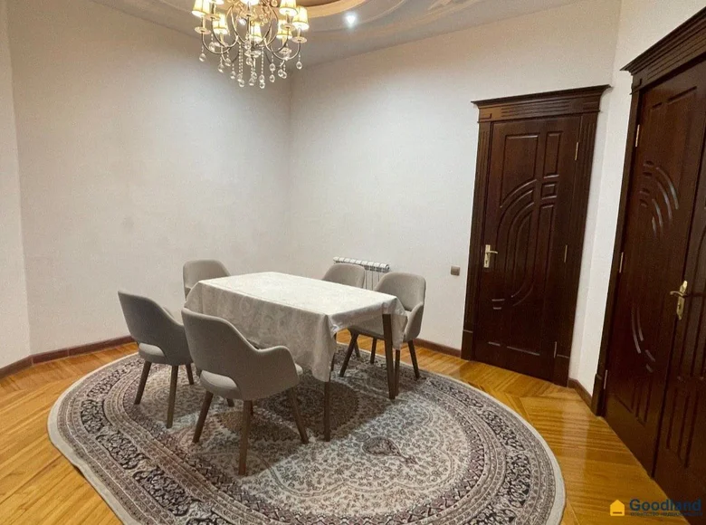 Kvartira 2 xonalar 77 m² Toshkentda