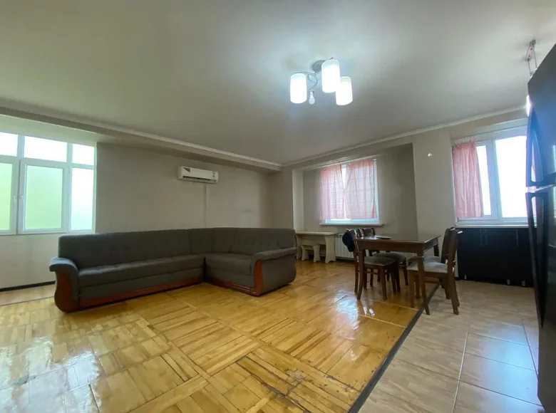 Kvartira 3 xonalar 75 m² Toshkentda