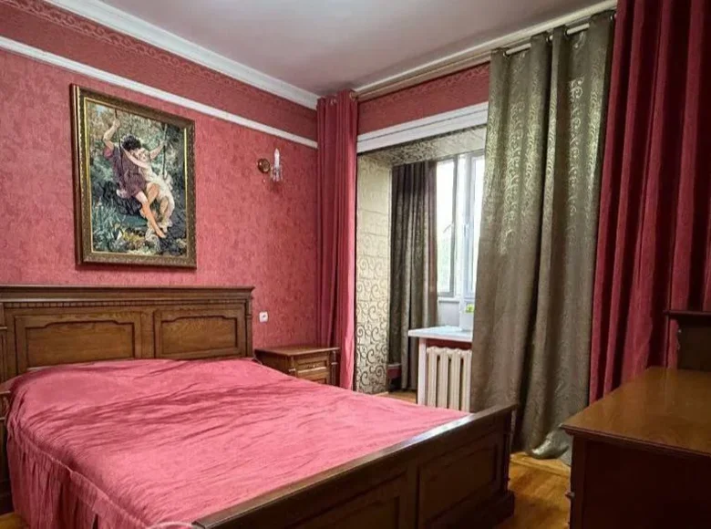 Kvartira 3 xonalar 65 m² Toshkentda