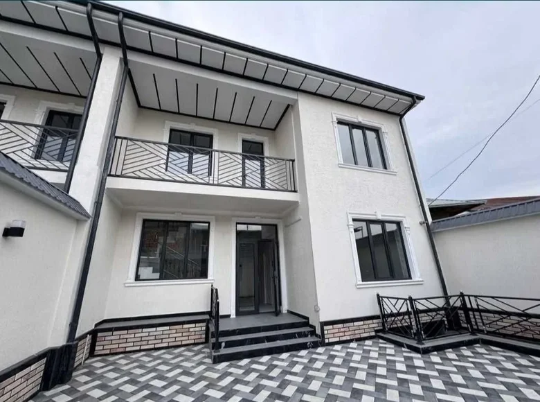 Kottej 5 xonalar 180 m² Toshkentda