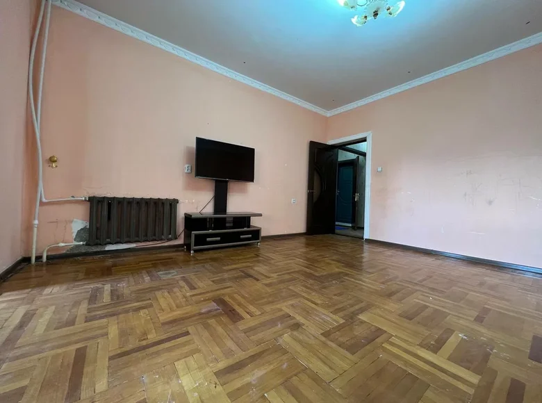 Kvartira 3 xonalar 75 m² Toshkentda