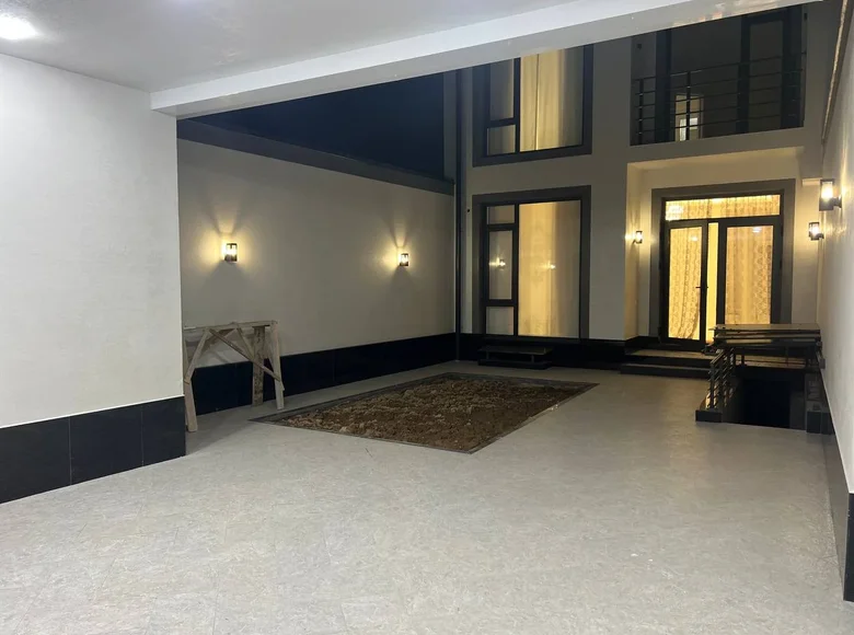 Kottej 4 xonalar 175 m² Toshkentda