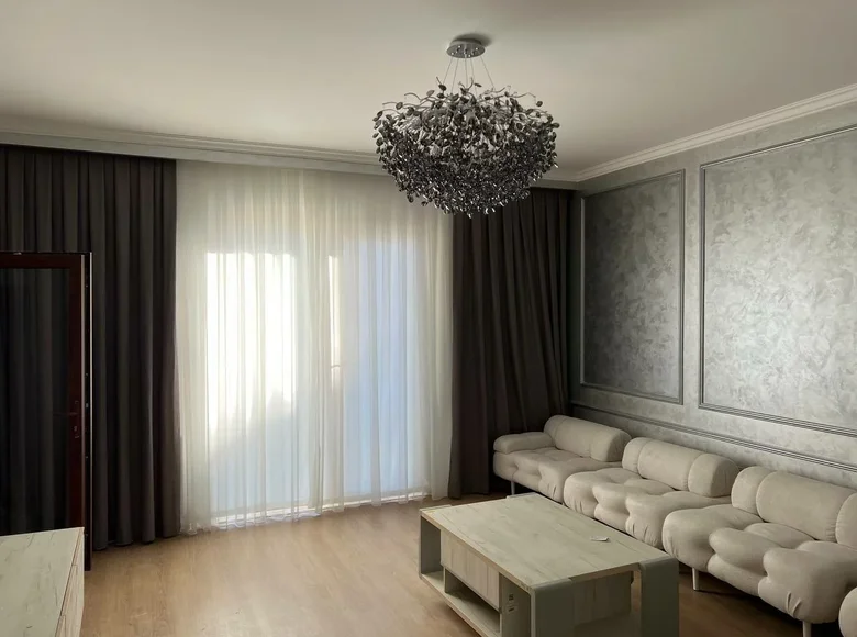 Kvartira 3 xonalar 83 m² Toshkentda